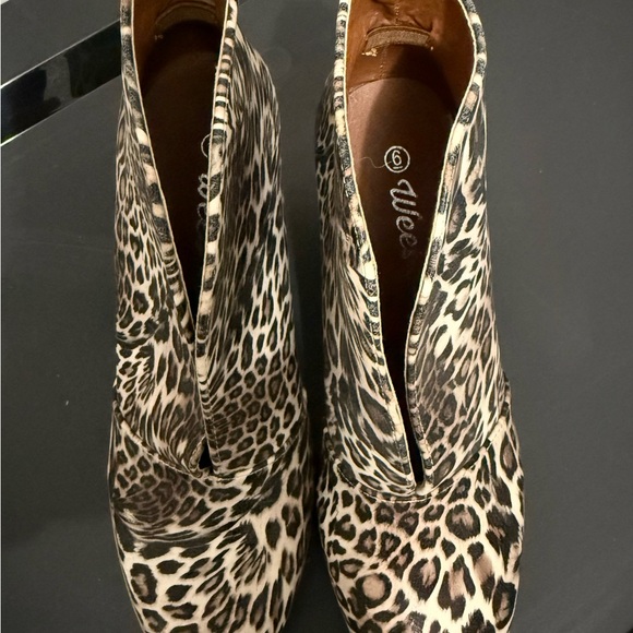Weeboo Stylish Women’s Leopard Print Ankle Booties Size 6 - Picture 2 of 7
